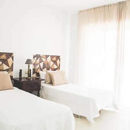 Espaciosa En Mijas Costa Para 10 Personas Апартаменты *